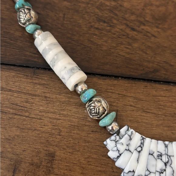 White Shell & Turquoise Necklace with Silver Accents - Picture 2 of 5